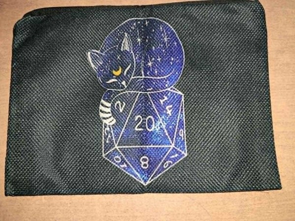 Mesmerising cat on a d20