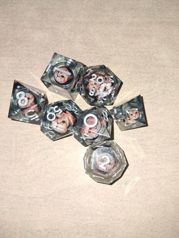 Moving tabby cat d&d dice