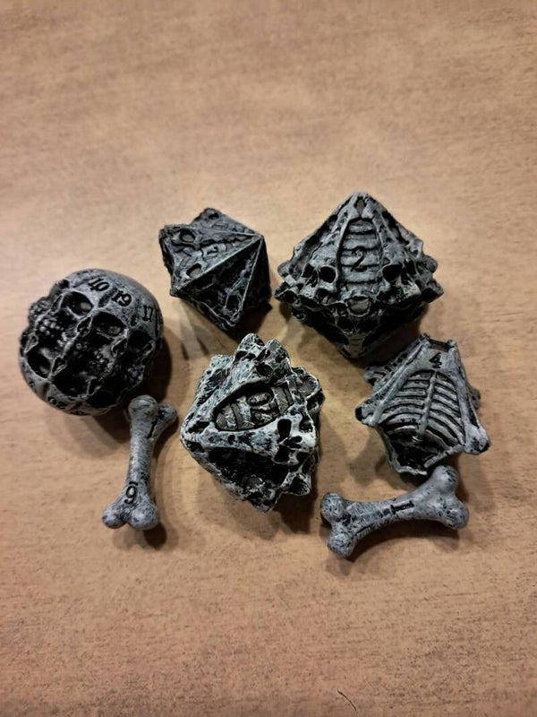 Rattling bones dice