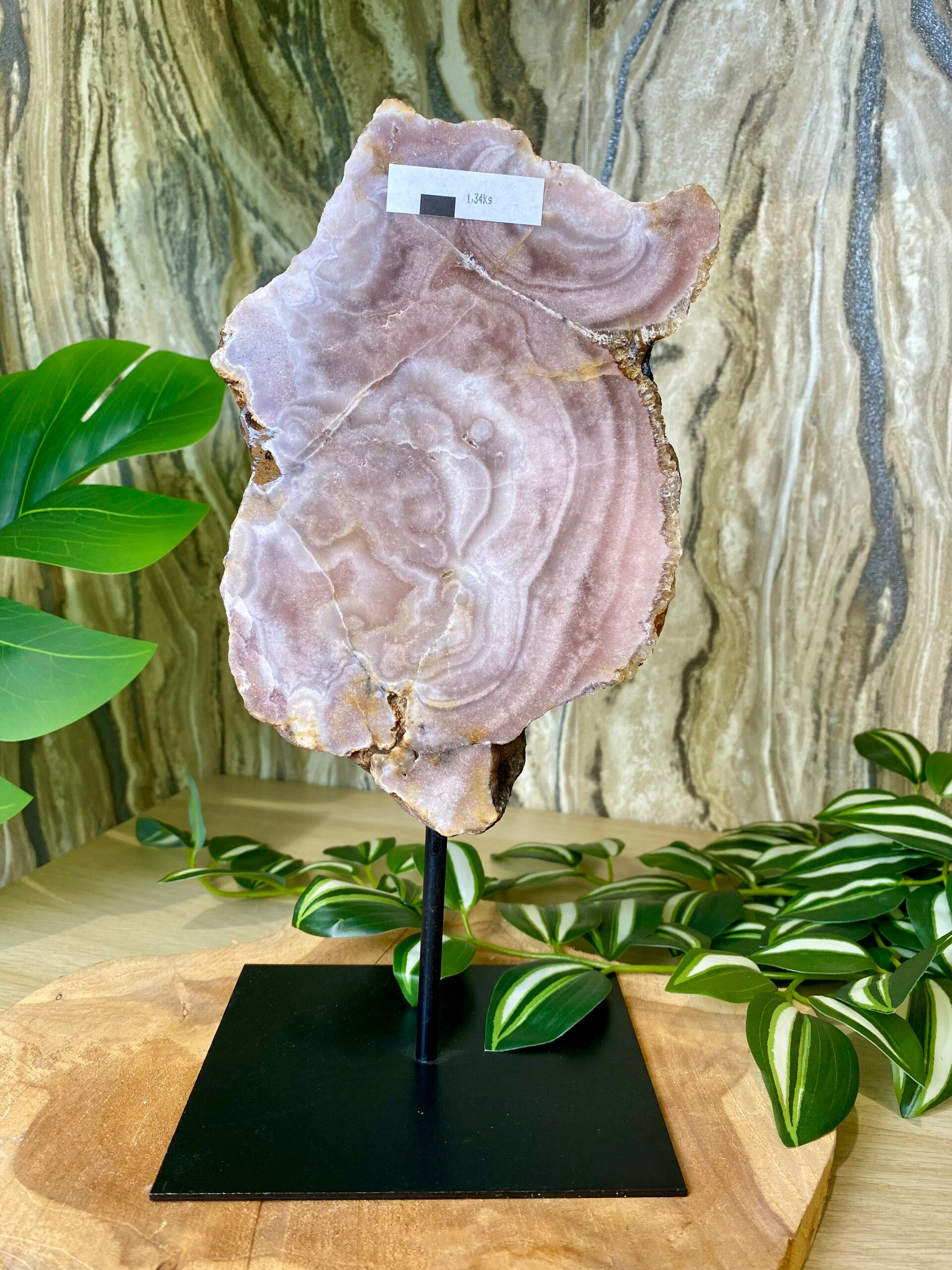 Roze Amethist op standaard 1