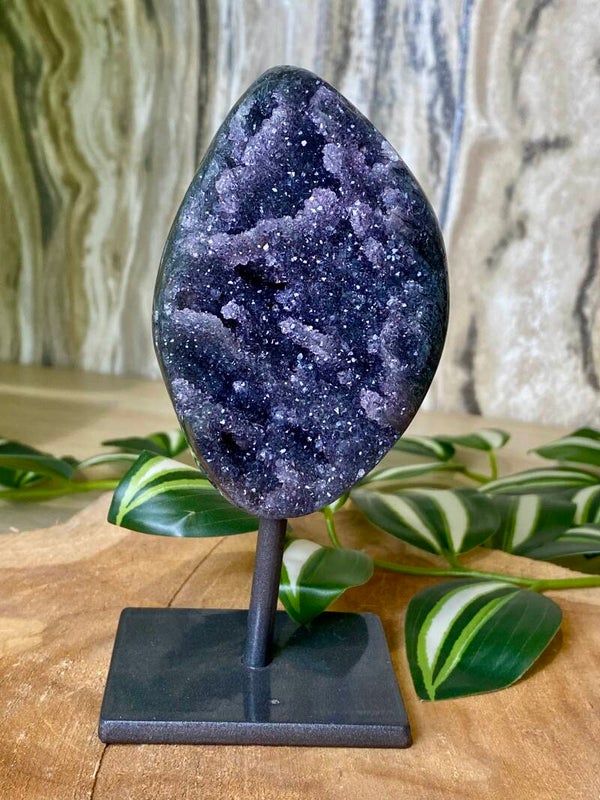 Druzy Amethist met jaspis op standaard 19