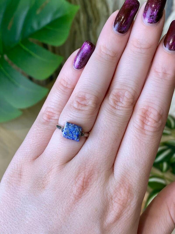 Ring ruw Sodaliet zilver 17