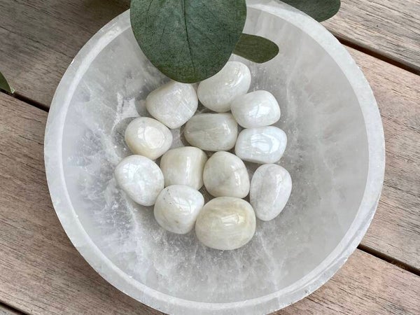 Maansteen rainbow white trommelstenen