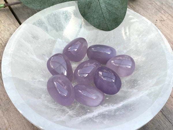 Fluoriet lila trommelstenen
