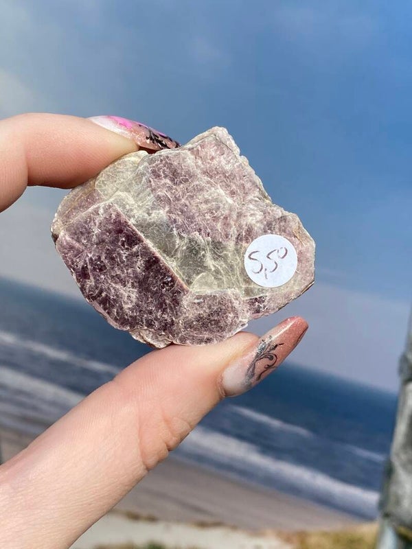 Lepidoliet met mica schijfje #1