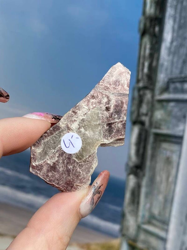 Lepidoliet met mica schijfje #3