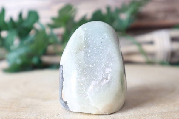 Rainbow Amethist cutbase 11