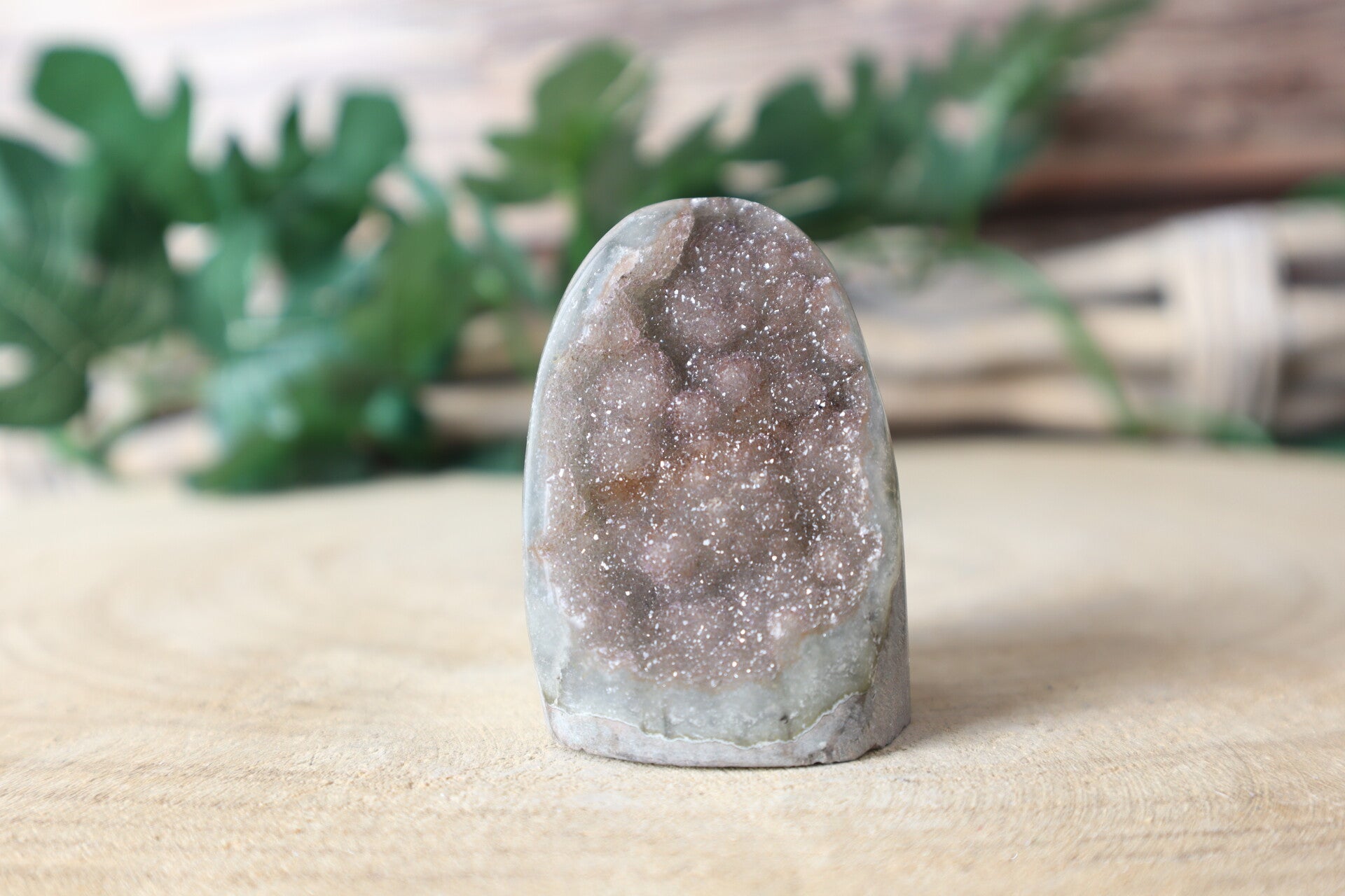 Rainbow Amethist cutbase 25