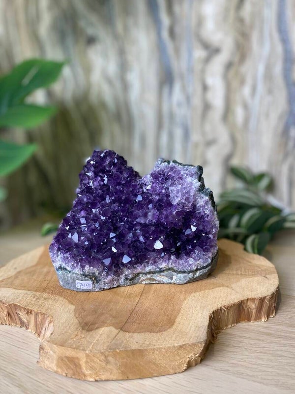 Amethist cutbase #0536