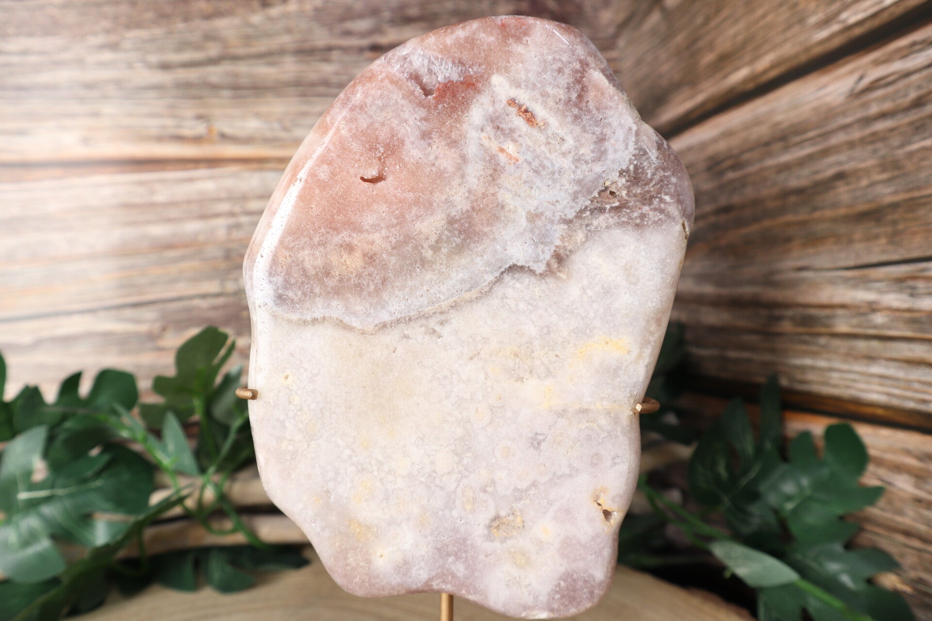 Roze amethist op standaard 0159