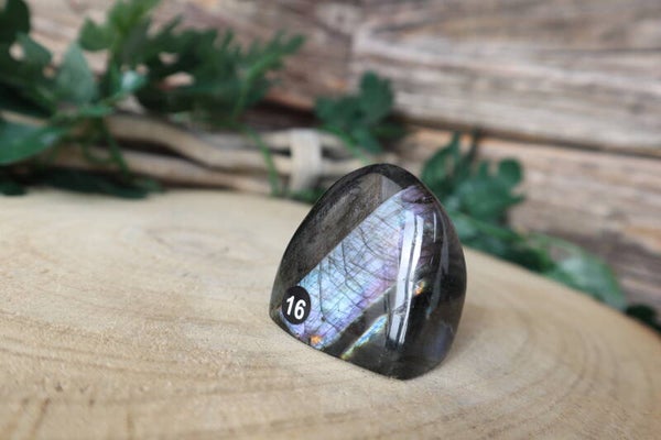 Labradoriet sculptuur nr 16 Paars