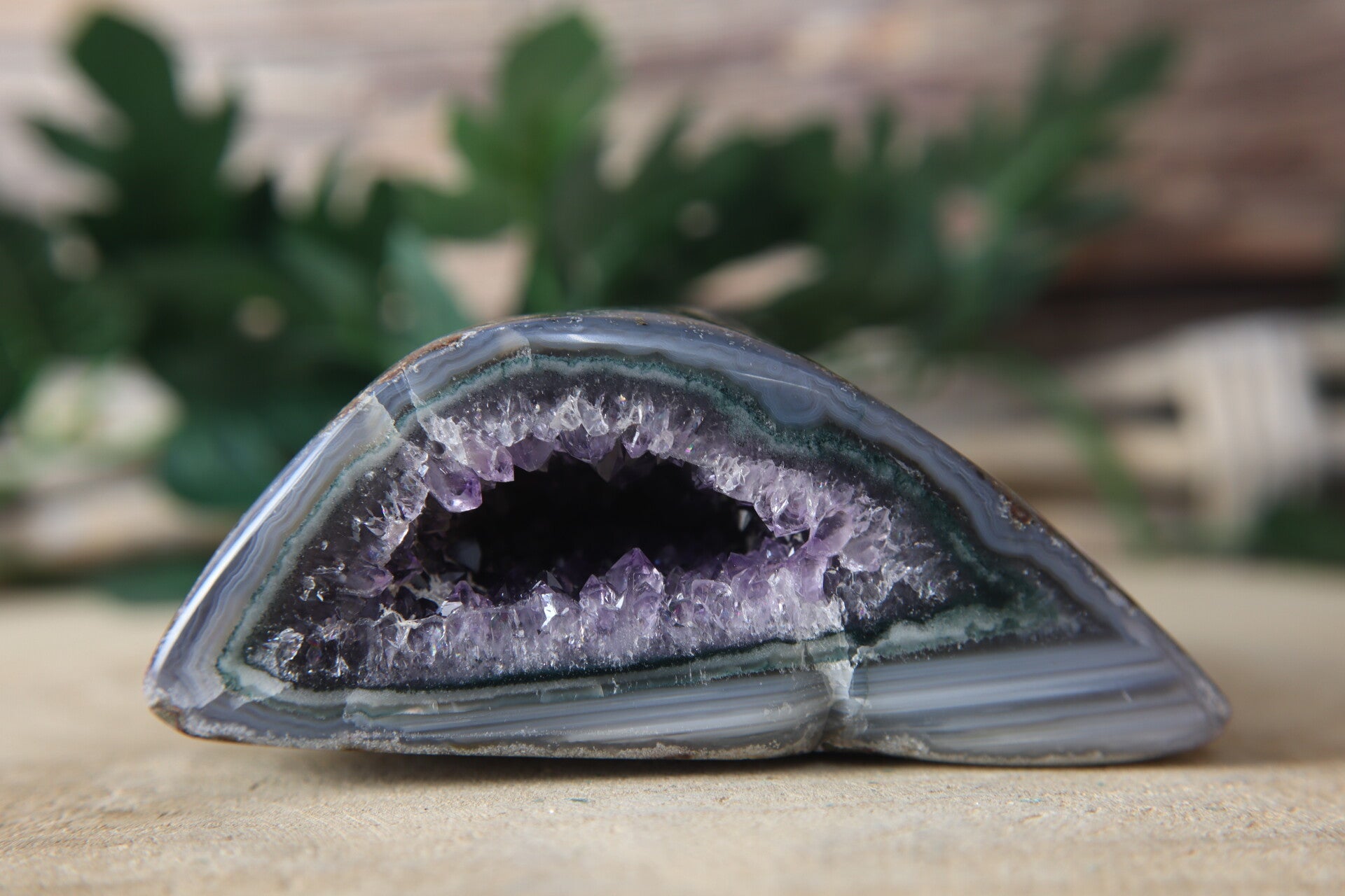 Agaat met Amethist geode 0237