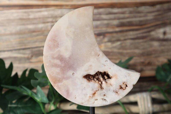 Roze Amethist maan op standaard 0239