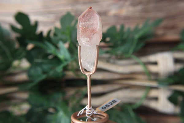 Pink Scarlett Lemurian puntje op standaard #0528