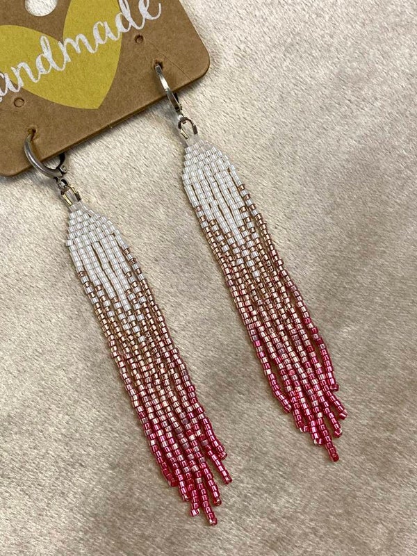 Miyuki franje oorbellen crème roze