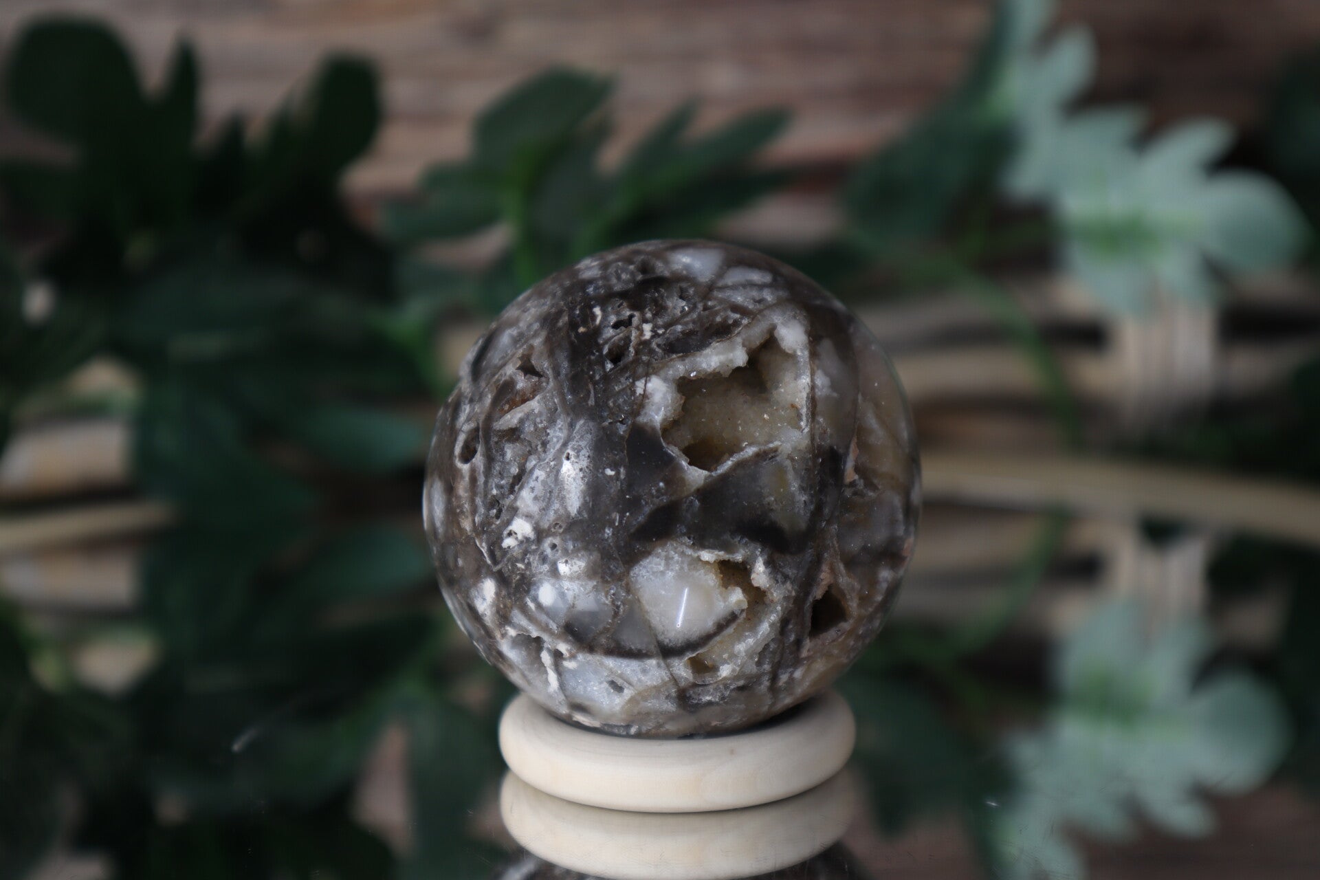 Chalcedoon sphere #0624