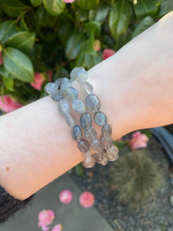 Labradoriet armband trommelstenen