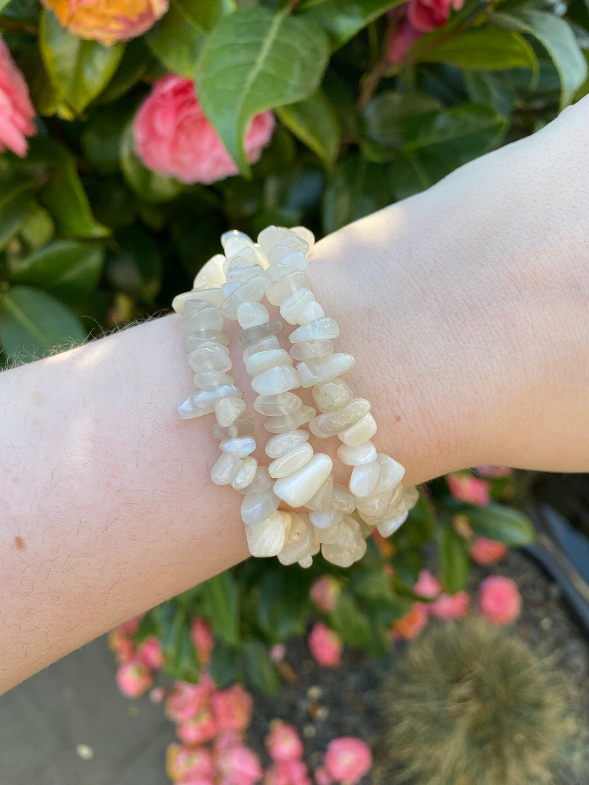 Witte maansteen split armband