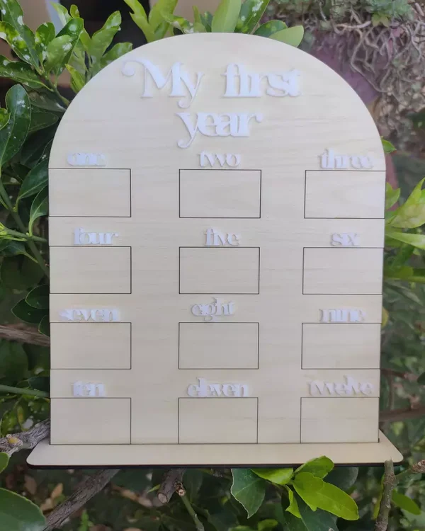 Ξύλινο επιτραπέζιο κάδρο ''My first year''.