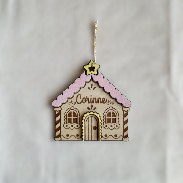 Boule de Noël personnalisée en bois – Maison gourmande
