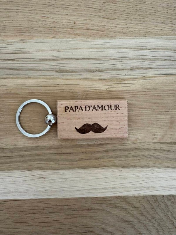 Porte-clé en bois gravé