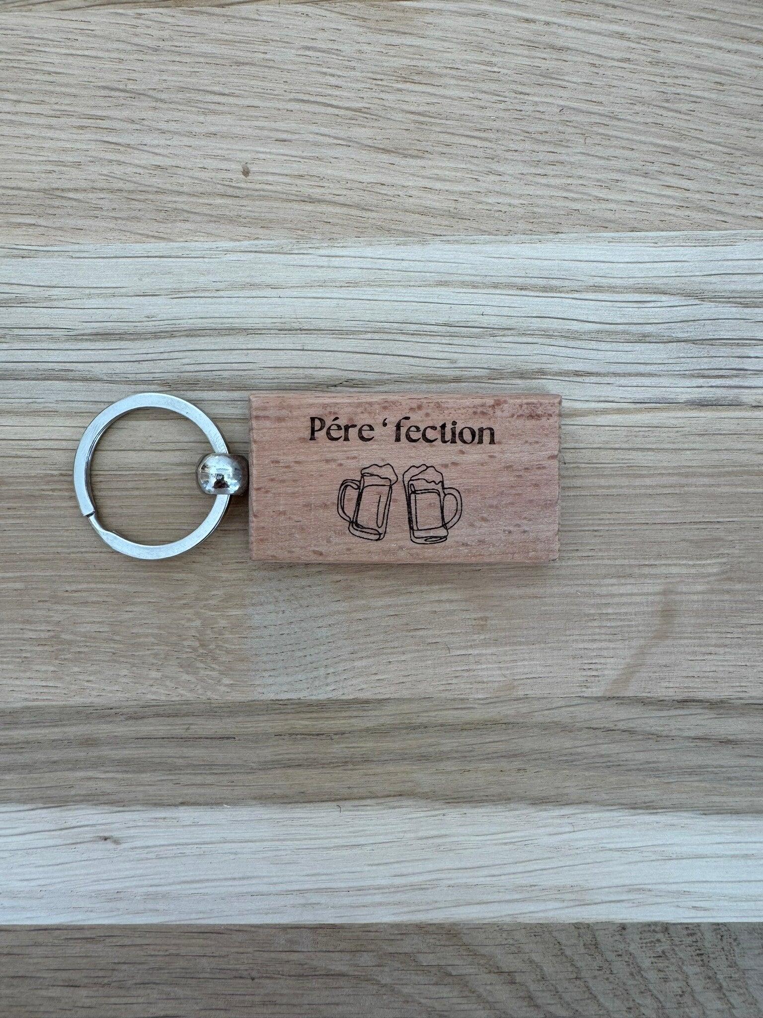 Porte-clé en bois gravé pere'fection