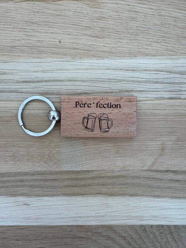Porte-clé en bois gravé pere'fection