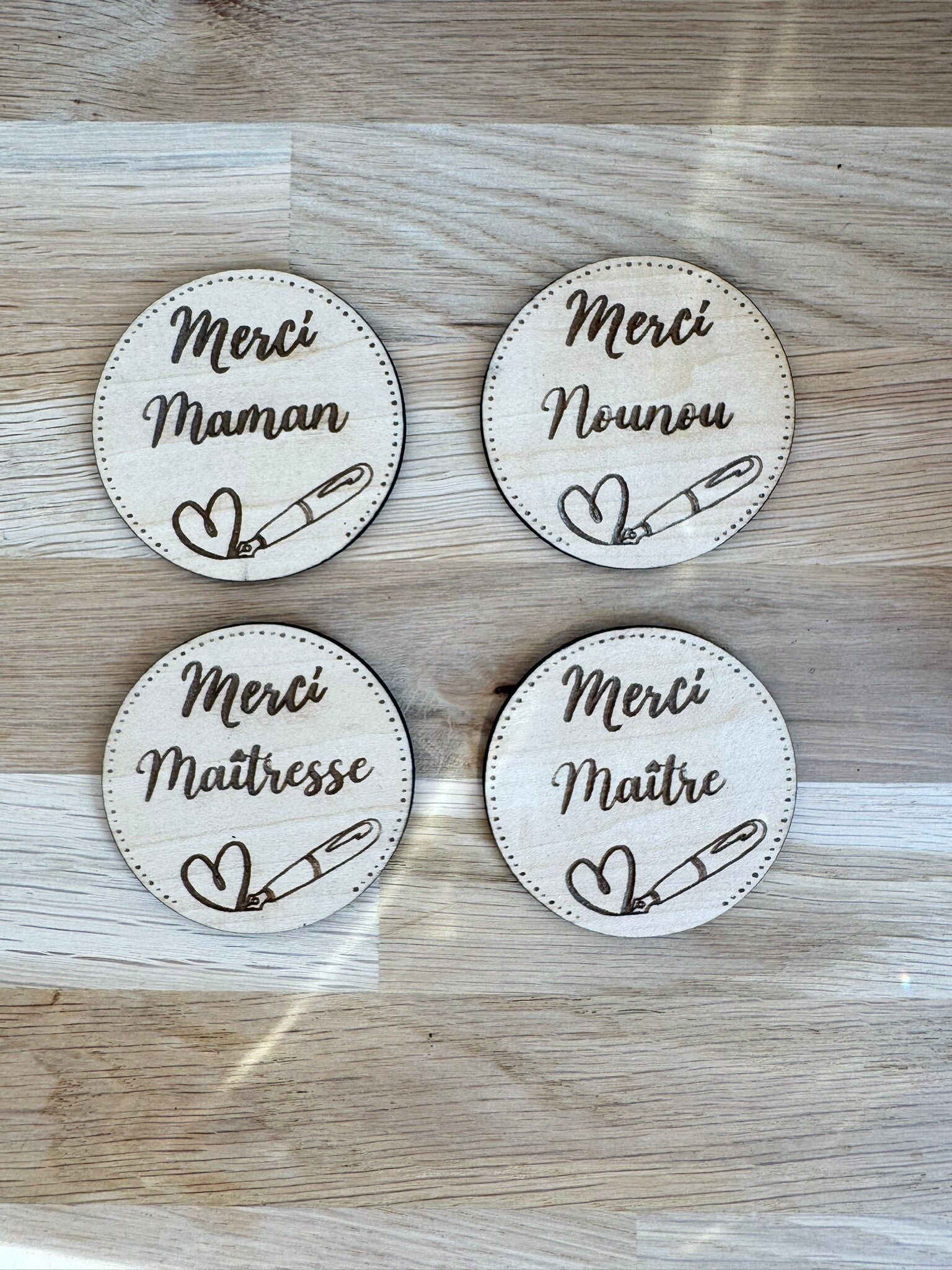 magnet rond Merci