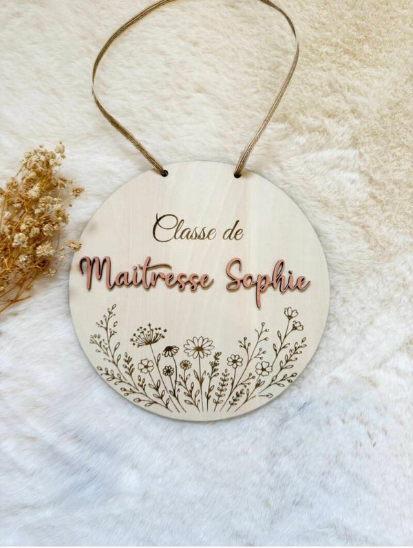 Plaque en bois personnalisée “Classe de Maîtresse” – Collection Fleurs des Écoles