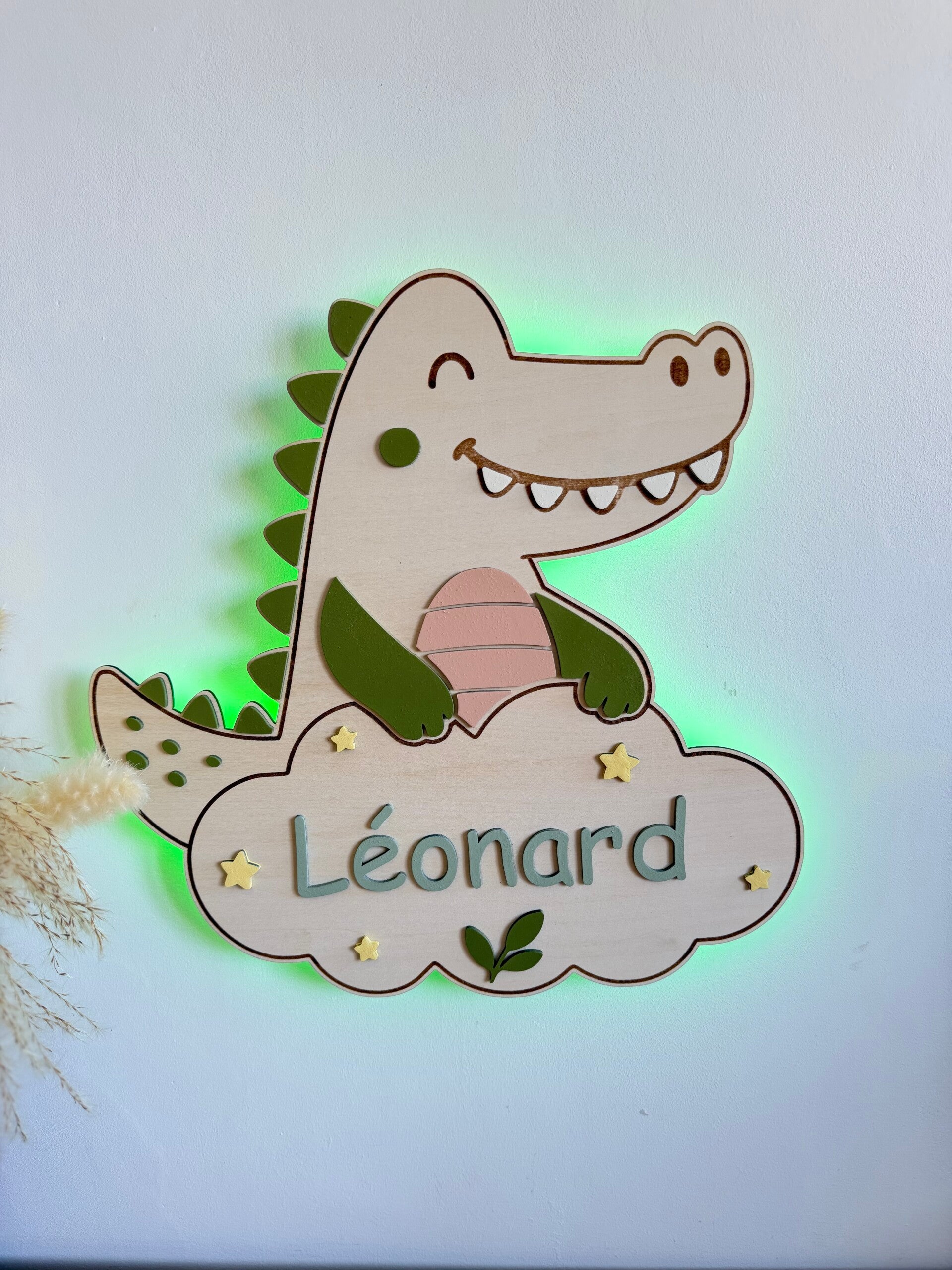 Veilleuse crocodile personnalisée en bois – Lampe LED prénom