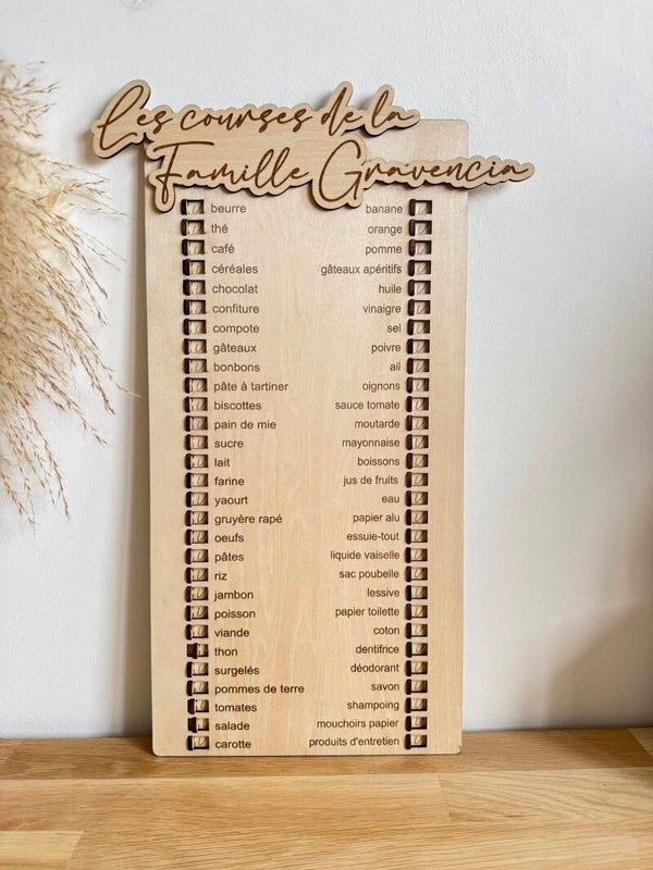 Tableau de courses familial en bois gravé personnalisé aimanté décoration cuisine