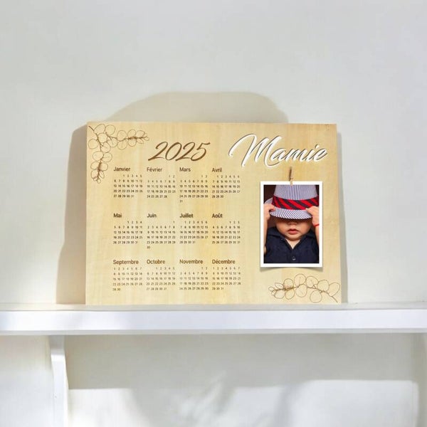 Calendrier 2025 avec photo en bois gravé a personnaliser