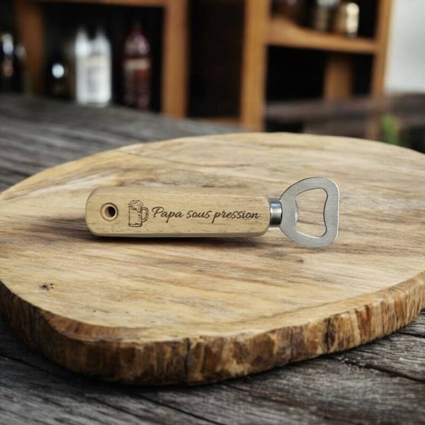Décapsuleur en bois gravé personnalisé cadeau original