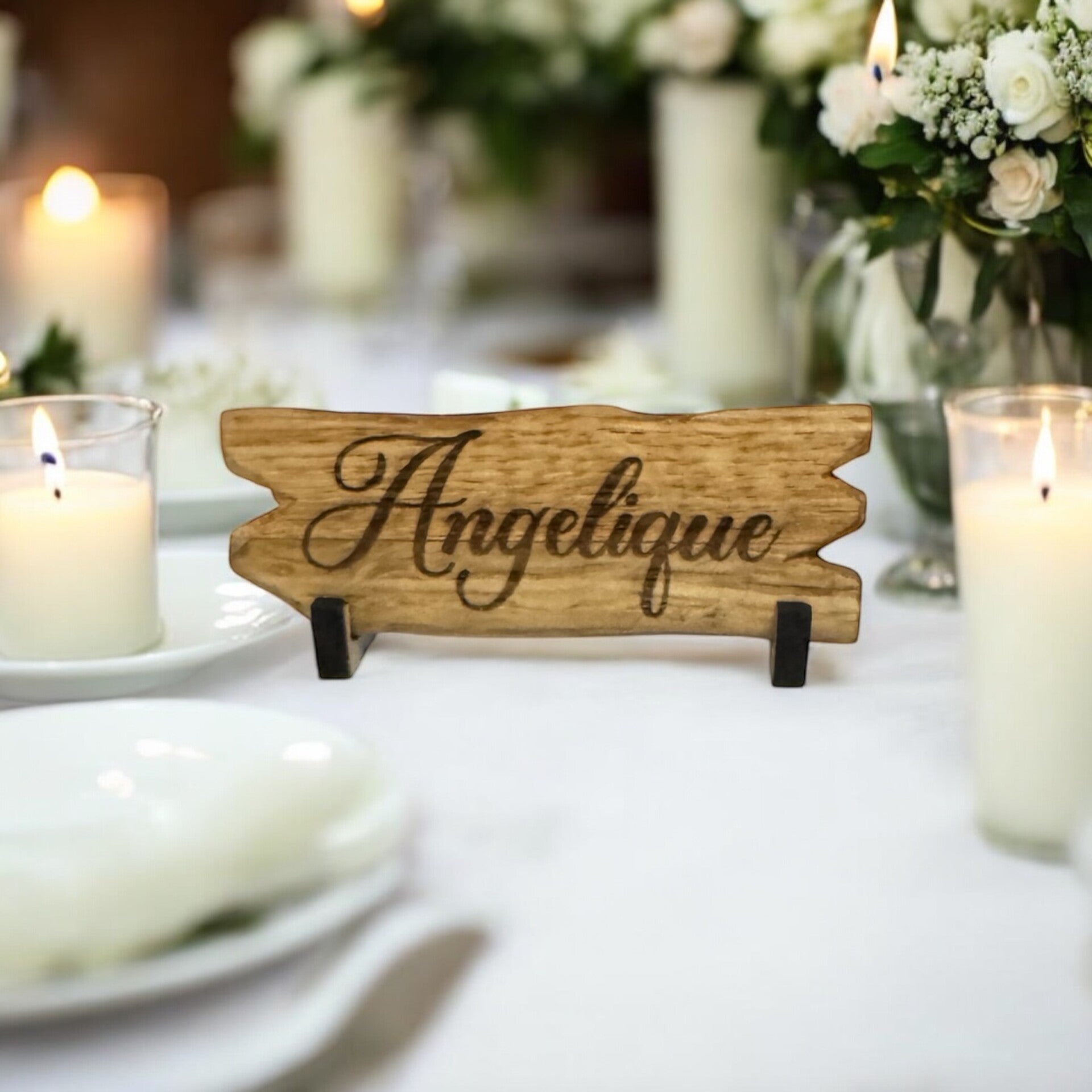 Marque place avec support en chêne gravé personnalisé