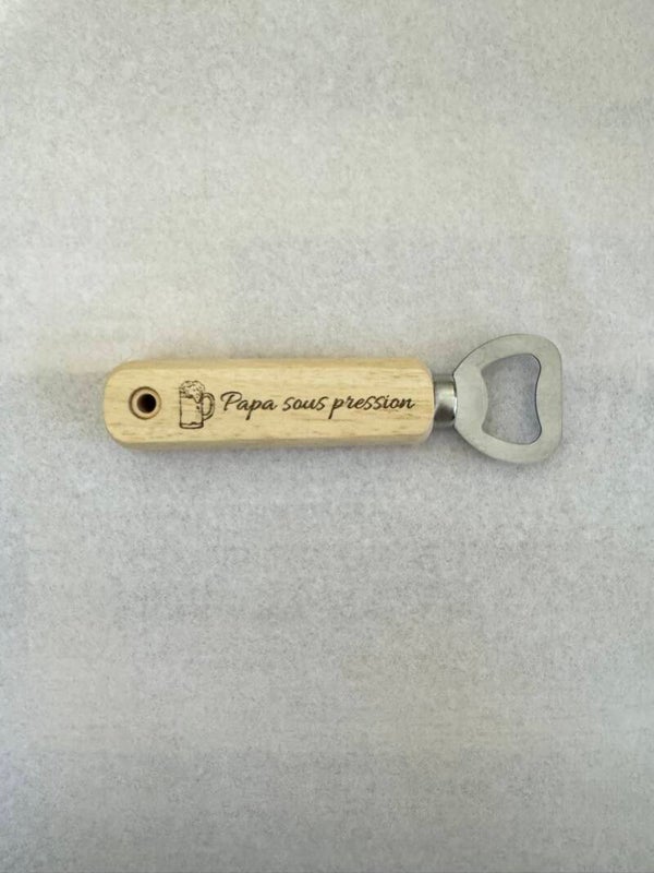 Décapsuleur en bois gravé promotion Gravencia