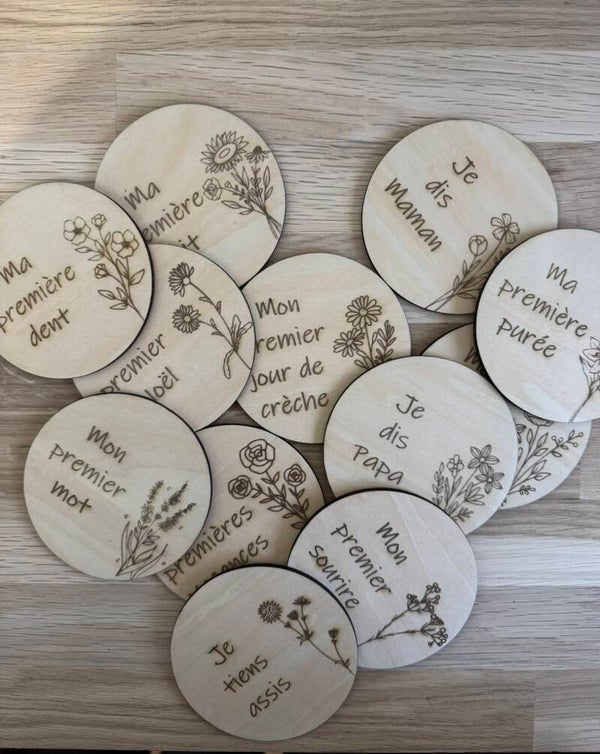 Cartes étapes mes premières fois bébé en bois gravé FLORAL