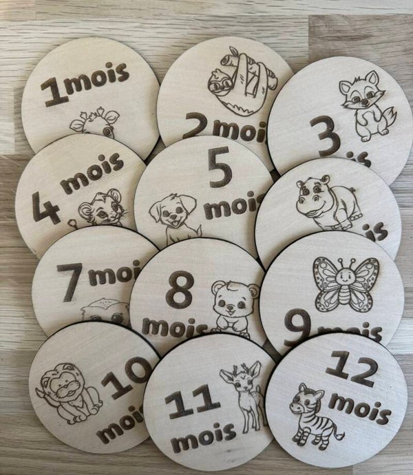 Cartes étapes Bébé 12 mois en bois gravé ANIMAUX