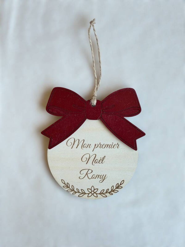 Boule de Noël personnalisée en bois avec nœud – Noël d’antan