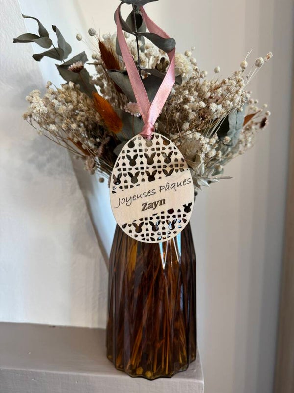 Œuf de Pâques en bois gravé personnalisé – Décoration cannage