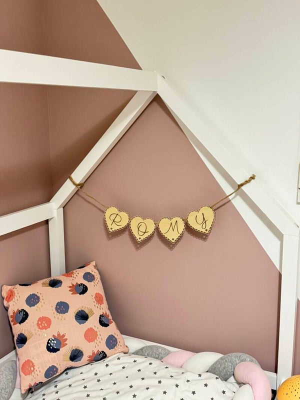Fanion prénom en bois gravé personnalisé décoration chambre bébé