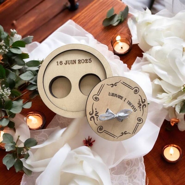 Boîte à alliances rétro personnalisée en bois gravé