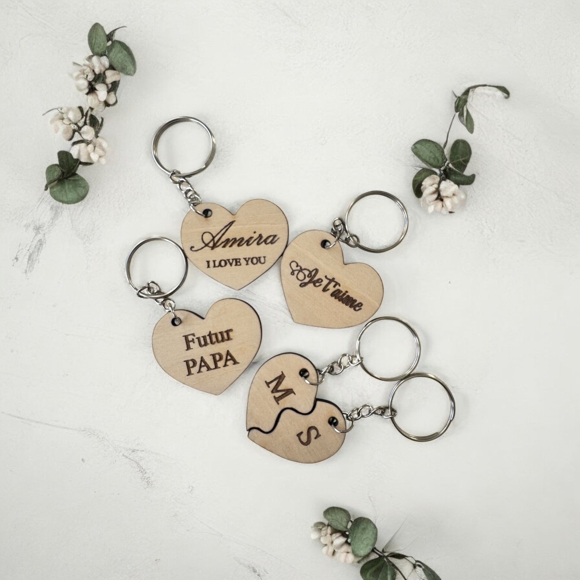 porte-clés personnalisés bois gravé en forme de cœur