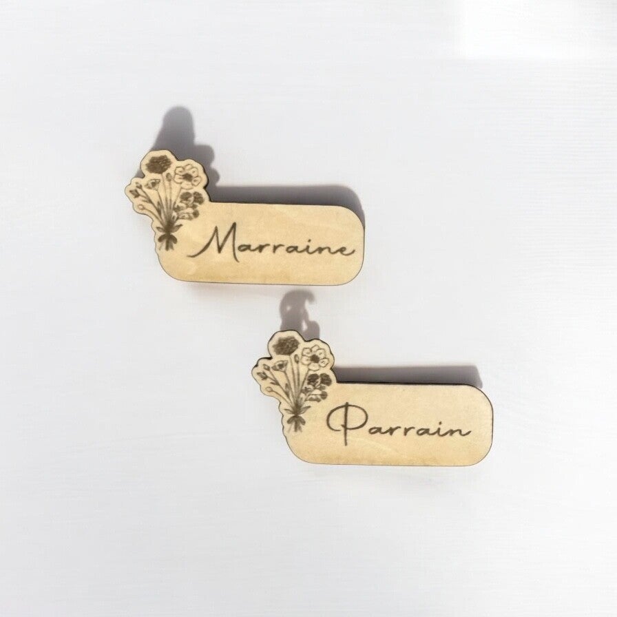 🌿 Marque-places personnalisés "Initiale & Fleurie" – Élégance et raffinement pour votre baptême ou communion ✨