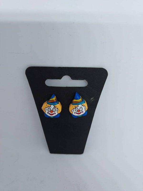 Klei oorbellen stekers clown