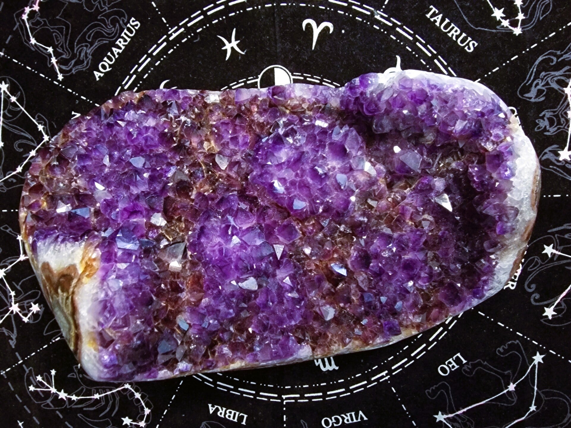 Große Amethyst Druse AA Qualität aus Uruguay 3690 Gramm