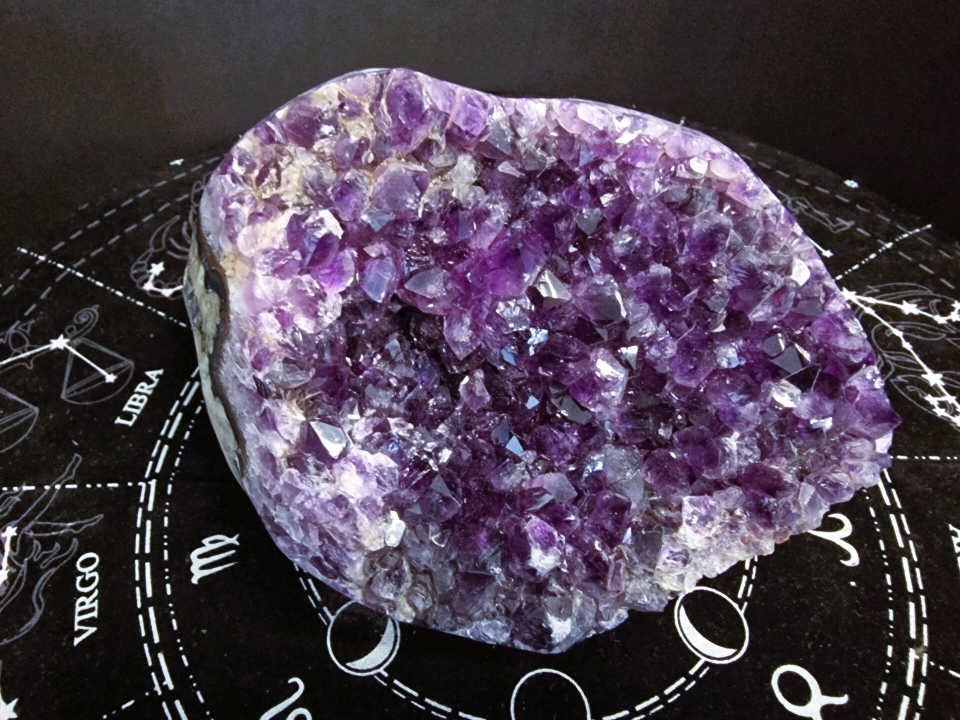 Große Amethyst Druse AA Qualität aus Uruguay 2740 Gramm