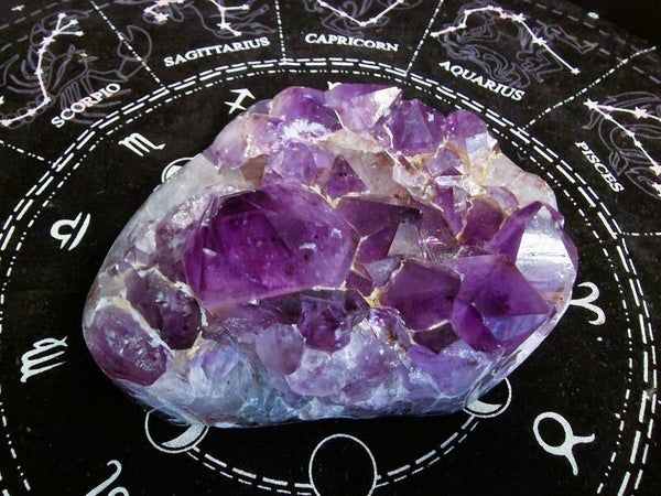 Große Amethyst Druse AA Qualität aus Uruguay 1320 Gramm