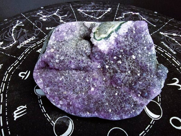 Große Amethyst Druse AA Qualitätaus Uruguay 985 Gramm