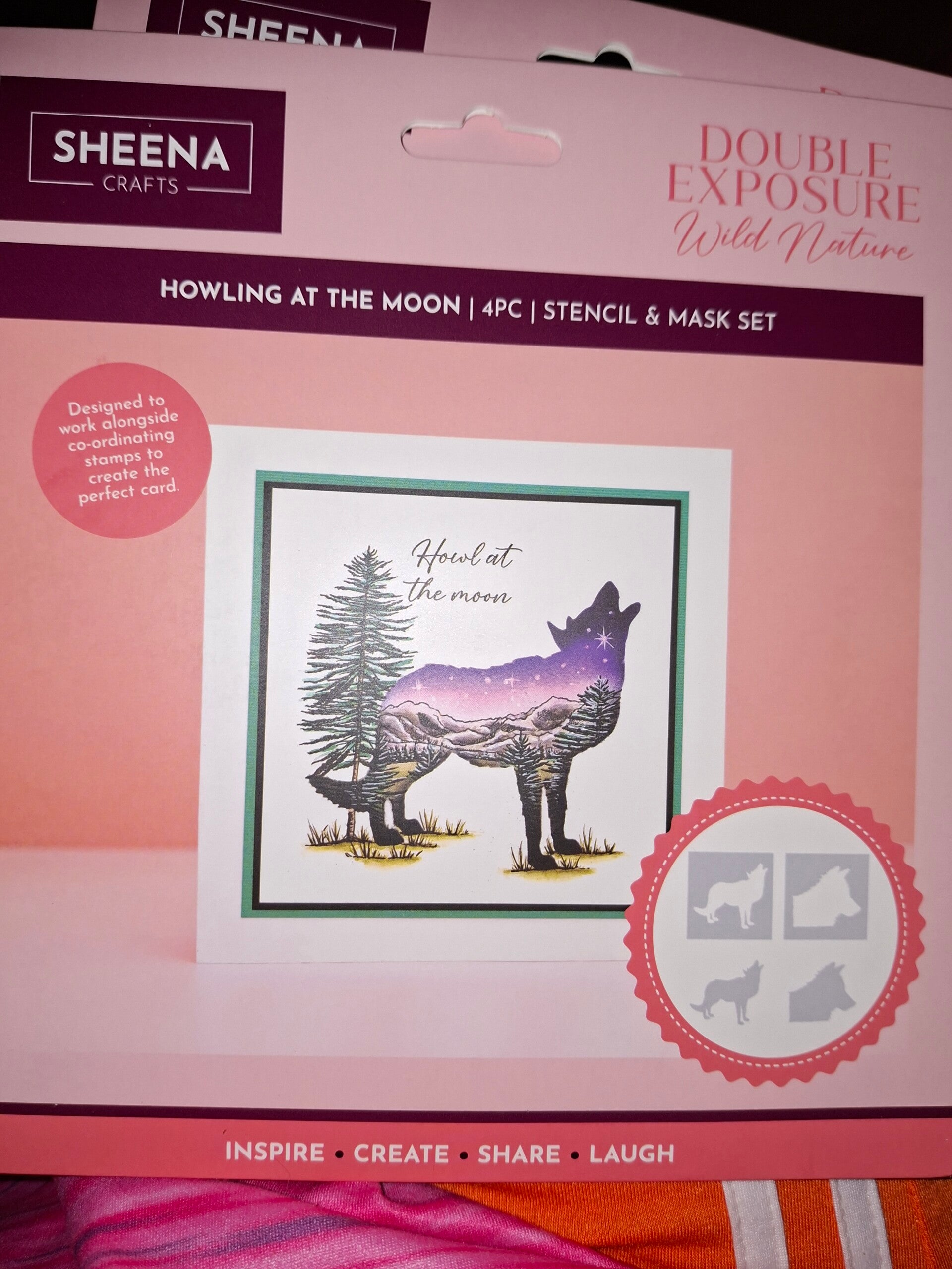 Crafter's Companion Sheena Douglas Wild Nature - Stencil/Mask Set - Howling at the Moon