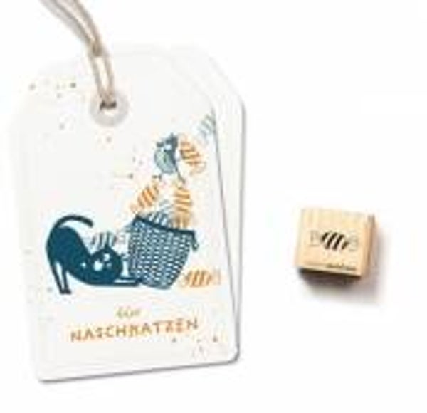 Cats on appletrees Bonbon